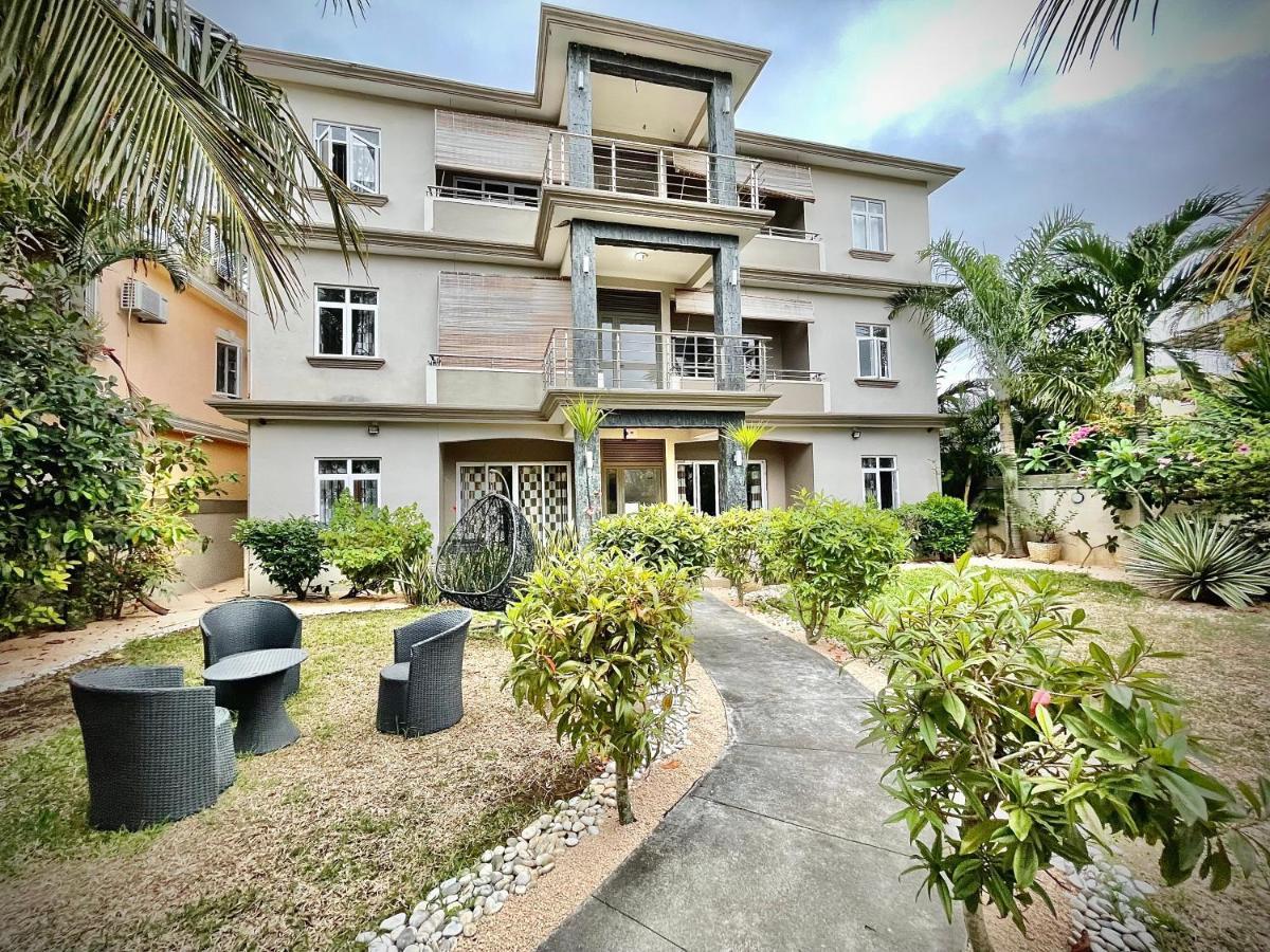 Pebble Bay Garden View F3 *